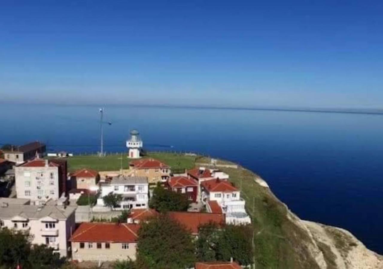 Deniz Kiyisina Sahip Oda Arnavutkoy Экстерьер фото